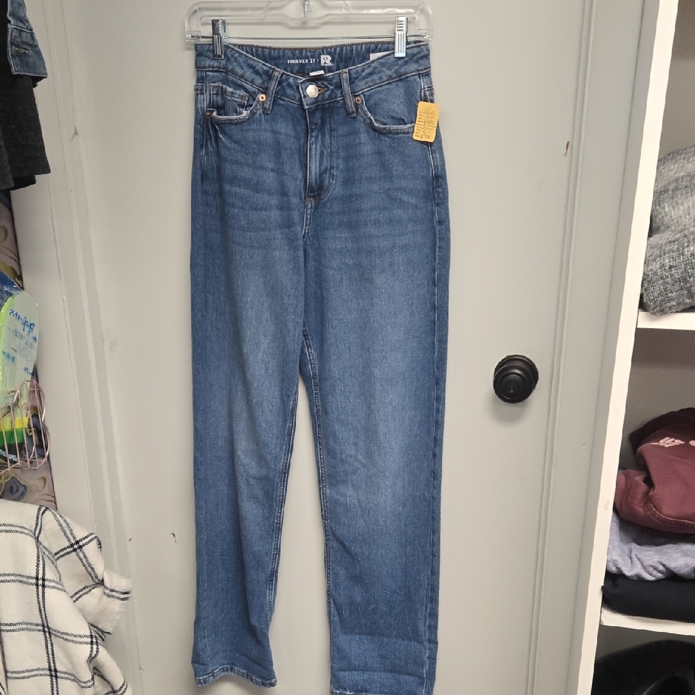 Forever 21  Blue Cropped 90s Leg Jeans